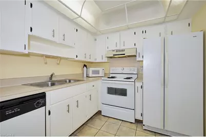 12481 McGregor Blvd #17, Fort Myers, FL 33919 - Photo 23