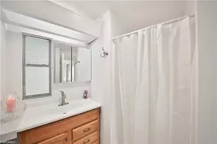 95 Lemans Dr, Naples, FL 34112 - Photo 15