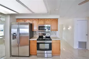 95 Lemans Dr, Naples, FL 34112 - Photo 7