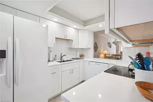 360 Charlemagne Blvd, Naples, FL 34112 - Photo 15