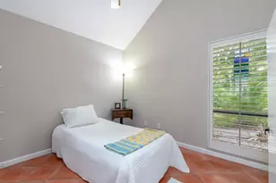 1271 Solana Rd, Naples, FL 34103 - Photo 15