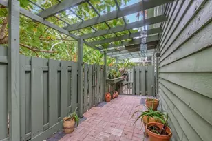 1271 Solana Rd, Naples, FL 34103 - Photo 19