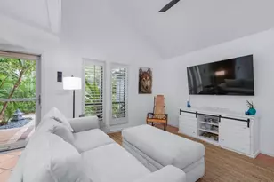 1271 Solana Rd, Naples, FL 34103 - Photo 5