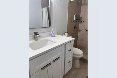 806 W 80 Pl, Hialeah, FL 33014 - Photo 13