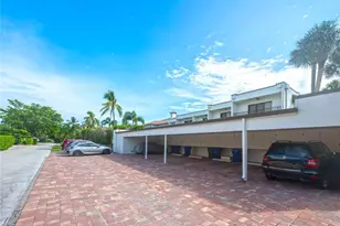 1080 6th St S, Naples, FL 34102 - Photo 33