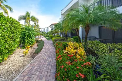 1080 6th St S, Naples, FL 34102 - Photo 19