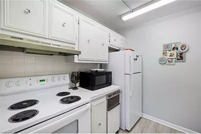 431 Van Buren St #B6, Fort Myers, FL 33916 - Photo 13