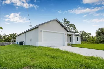 1061 Sunrise Blvd, Lehigh Acres, FL 33974 - Photo 7