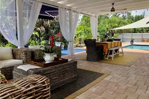 283 Cypress Way W, Naples, FL 34110 - Photo 5