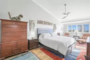 360 Horse Creek Dr, Naples, FL 34110 - Photo 9