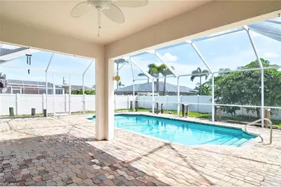 805 SW 4th Pl, Cape Coral, FL 33991 - Photo 13