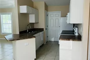 2732 NE 7th Pl, Cape Coral, FL 33909 - Photo 5