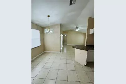 2732 NE 7th Pl, Cape Coral, FL 33909 - Photo 15