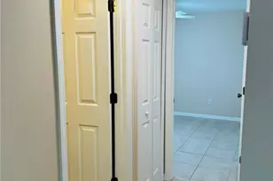 2732 NE 7th Pl, Cape Coral, FL 33909 - Photo 7