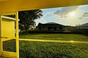 2732 NE 7th Pl, Cape Coral, FL 33909 - Photo 21