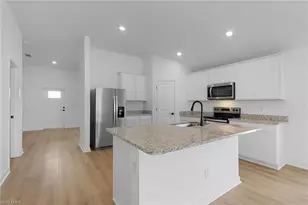 252 Lunette St, Fort Myers, FL 33913 - Photo 3