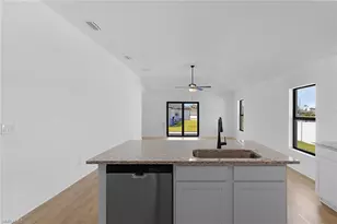 813 Rue Labeau Cir, Fort Myers, FL 33913 - Photo 7