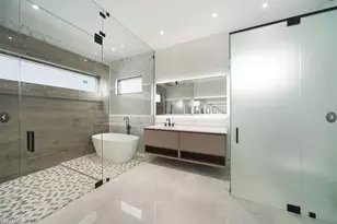 4612 SW 22nd Pl, Cape Coral, FL 33914 - Photo 15