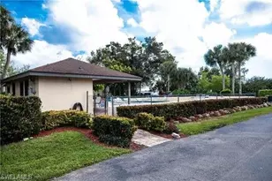 1400 Green Valley Cir, Naples, FL 34104 - Photo 7