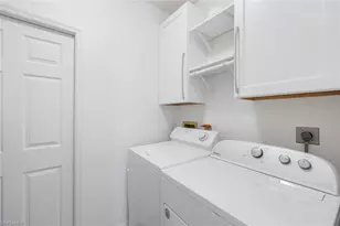 437 Wiggins Lake Ct, Naples, FL 34110 - Photo 17