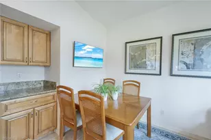 437 Wiggins Lake Ct, Naples, FL 34110 - Photo 11