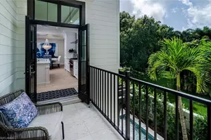 930 9th St S, Naples, FL 34102 - Photo 5