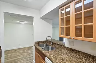 201-5 Santa Clara Dr, Naples, FL 34104 - Photo 13