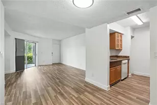 201-5 Santa Clara Dr, Naples, FL 34104 - Photo 9