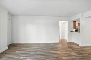 201-5 Santa Clara Dr, Naples, FL 34104 - Photo 5