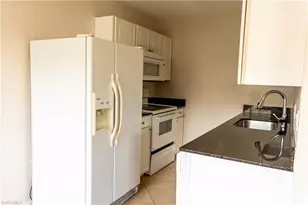 4627 Bayshore Dr, Naples, FL 34112 - Photo 7