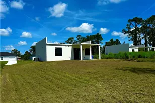 323 Mangonia Ave, Lehigh Acres, FL 33974 - Photo 7