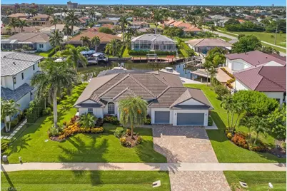 609 Crescent St, Marco Island, FL 34145 - Photo 5