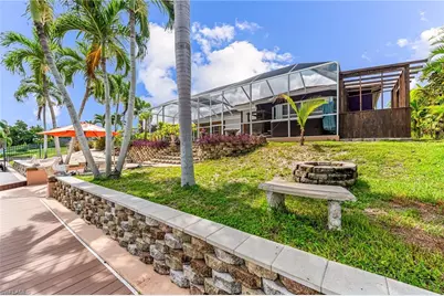 207 SE 31st St, Cape Coral, FL 33904 - Photo 9