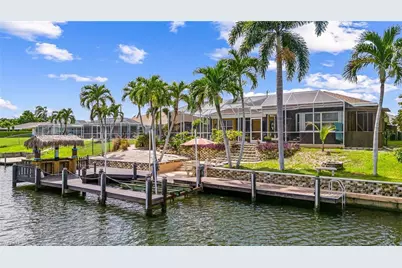 207 SE 31st St, Cape Coral, FL 33904 - Photo 13