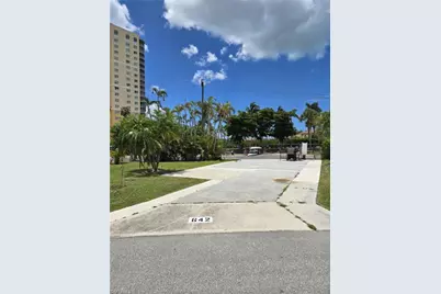 19681 Summerlin 642 Rd, Fort Myers, FL 33908 - Photo 9