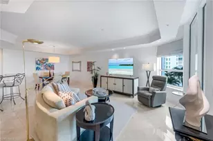 285 Grande Way, Naples, FL 34110 - Photo 9