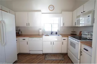 10740 Pearl Bay Cir, Estero, FL 33928 - Photo 11