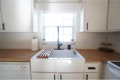 10740 Pearl Bay Cir, Estero, FL 33928 - Photo 13