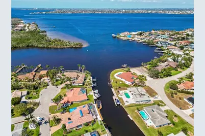 1041 S Town and River Dr, Fort Myers, FL 33919 - Photo 41