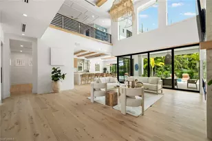 565 Whispering Pine Ln, Naples, FL 34103 - Photo 9