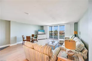 11030 Gulf Shore Dr, Naples, FL 34108 - Photo 5