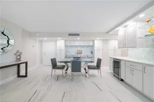 4001 Gulf Shore Blvd N, Naples, FL 34103 - Photo 9