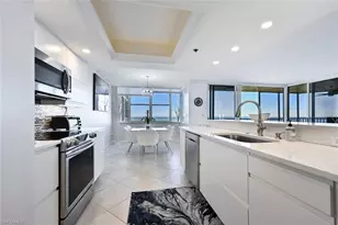 5550 Heron Point Dr, Naples, FL 34108 - Photo 9