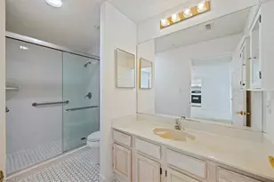 900 Arbor Lake Dr, Naples, FL 34110 - Photo 11