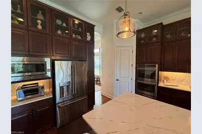9262 Rialto Ln, Naples, FL 34119 - Photo 11