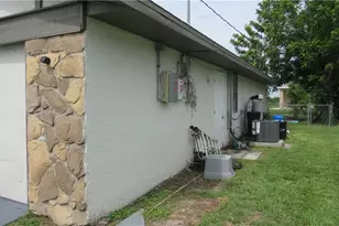 1409 NW 7th Pl, Cape Coral, FL 33993 - Photo 7