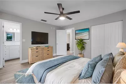 233 Yorkshire Ct, Naples, FL 34112 - Photo 7