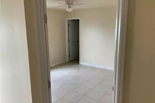 542 SE 6th Pl, Cape Coral, FL 33990 - Photo 11