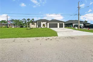 9 SW 14th Ave, Cape Coral, FL 33991 - Photo 3