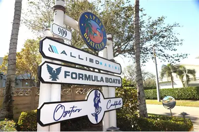 909 10th St S, Naples, FL 34102 - Photo 11